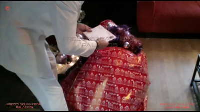 Mami, tengo mi regalo de Navidad rubia peluda perra con gran culo loca por la polla